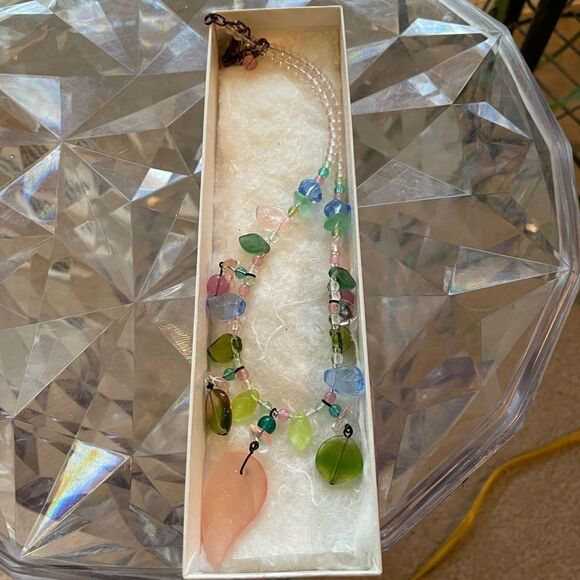 The Country Ewe LTD Glass Beaded Flower Necklace from New York - Picture 4 of 15